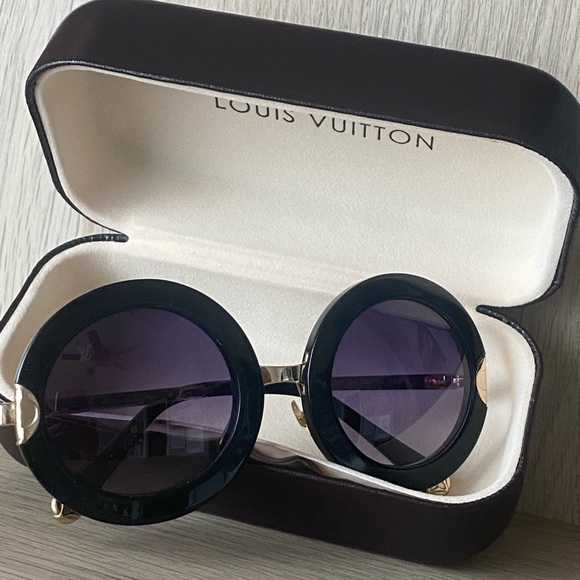 VINTAGE Louis Vuitton Round Black Sunglasses - Picture 2 of 10